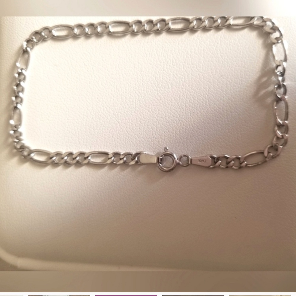 10k gold semi solid Figaro bracelet